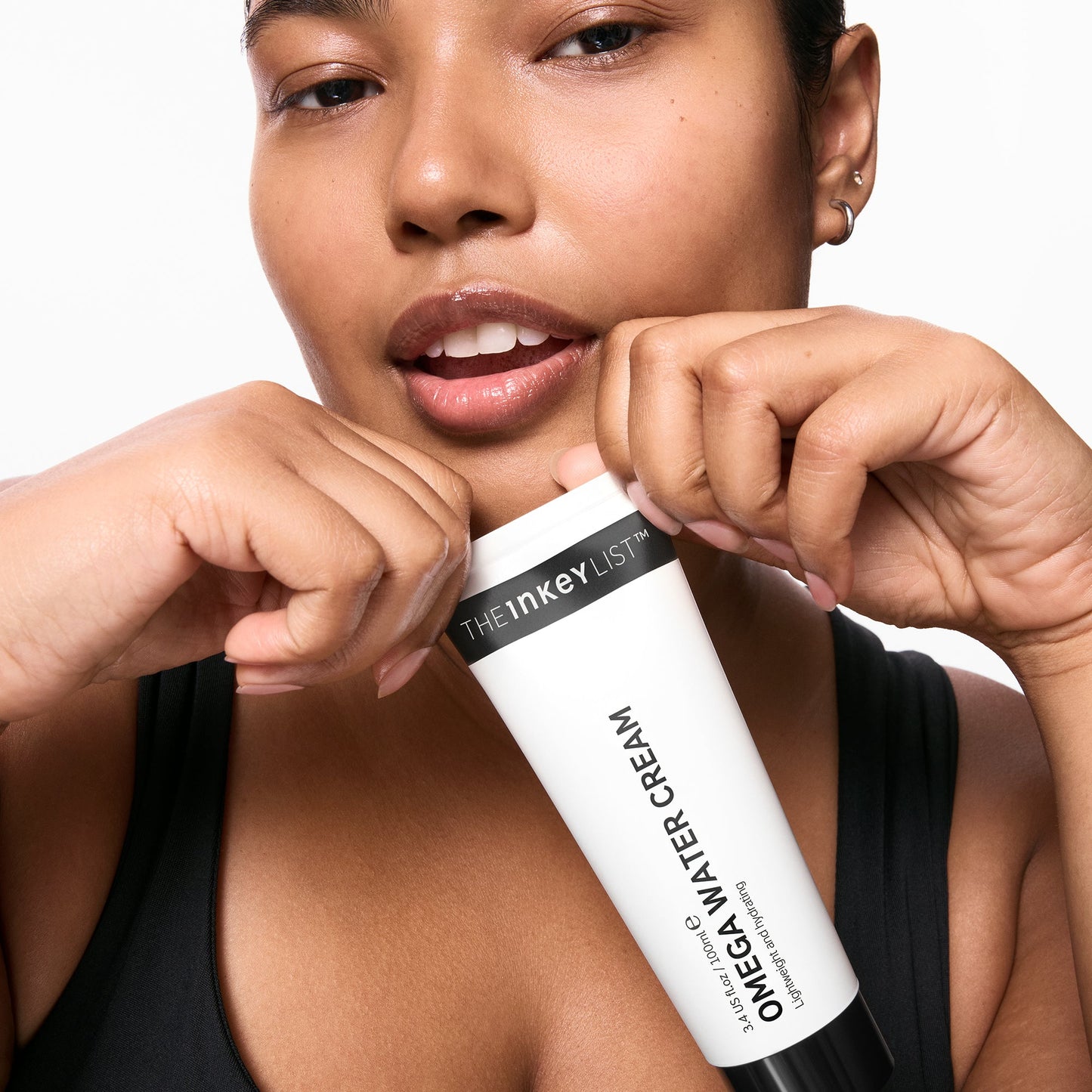 supersize-omega-water-cream-duo-a6 03_KAFFYA_07_HOLDING_OMEGA_SUPERSIZE_001.jpg