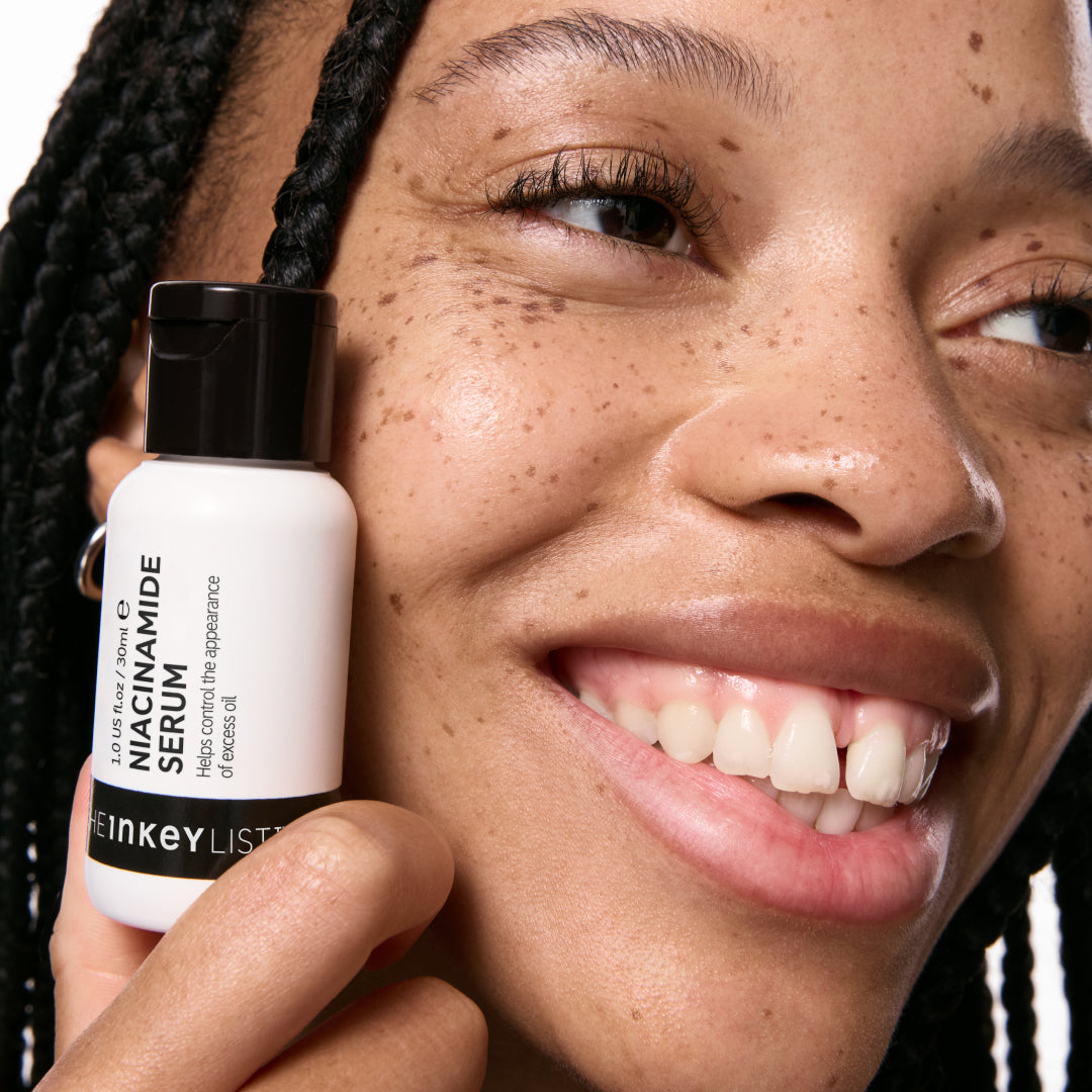 10-niacinamide-serum-c9 Model01_d6be0920-41bd-4df2-8281-5a1face2e177.jpg