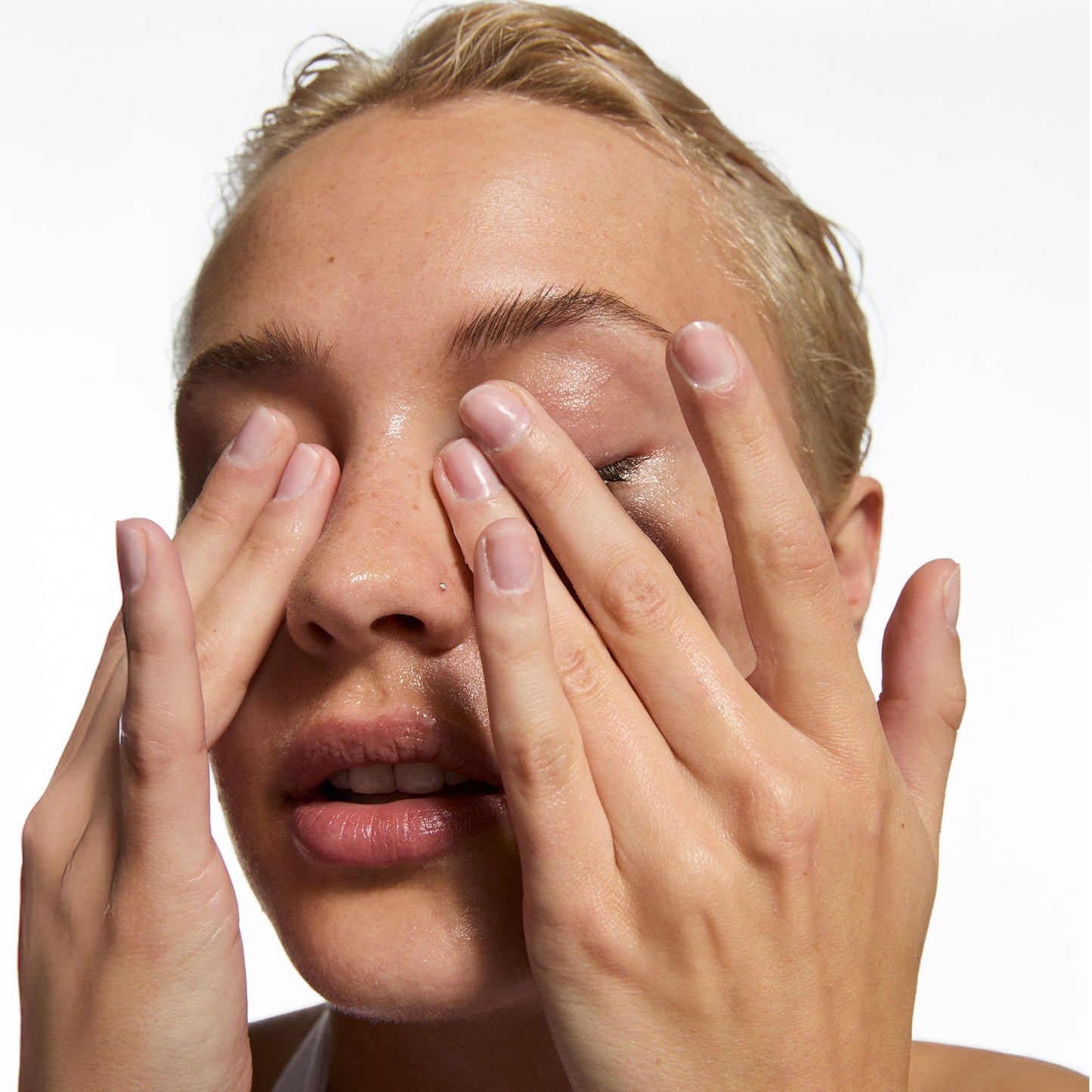 the-bestselling-intro-to-great-skin-q2 MysteryBundle_Model_2000x2000_8c068f88-8954-45a2-bafe-e122a0319042.jpg