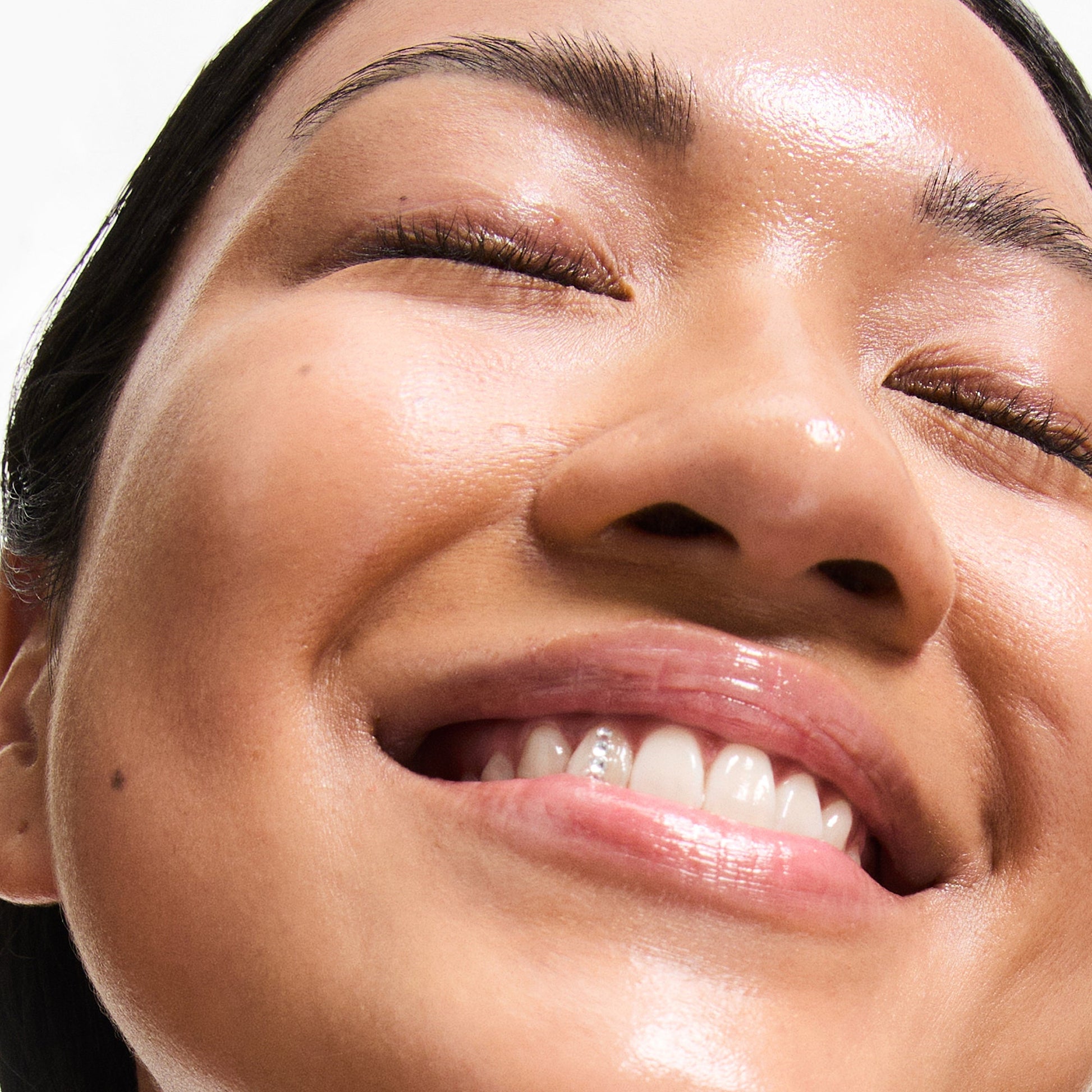 ectoin-hydro-barrier-serum-o5 Omega50_Model_2000x2000-1_8f3f3a40-b843-4787-8f8b-aec848c8ee44.jpg