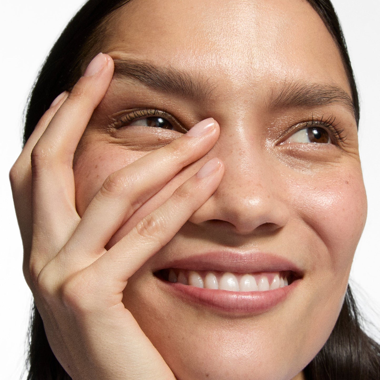 hydro-surge-dewy-face-mist-m5 Omega50_Model_2000x2000-1_3445dd8f-e76c-42a0-b3ad-1d9a4cba4df0.jpg